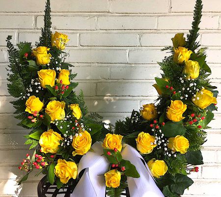 Urnen U-Gesteck mit gelben Rosen Juli