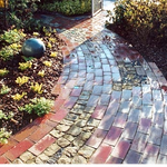 Mosaikpflasterung im Vorgarten